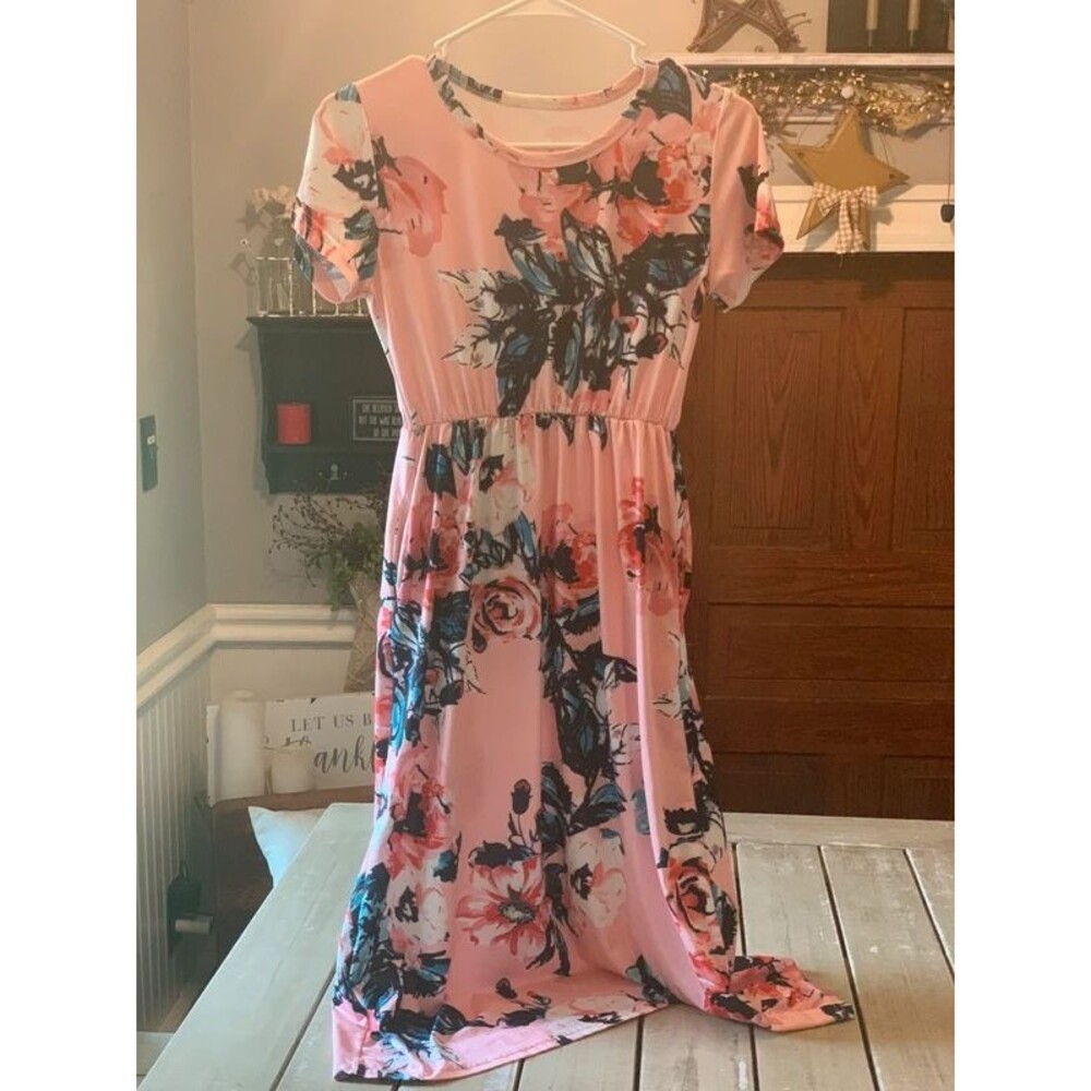 Girls Pink floral dress